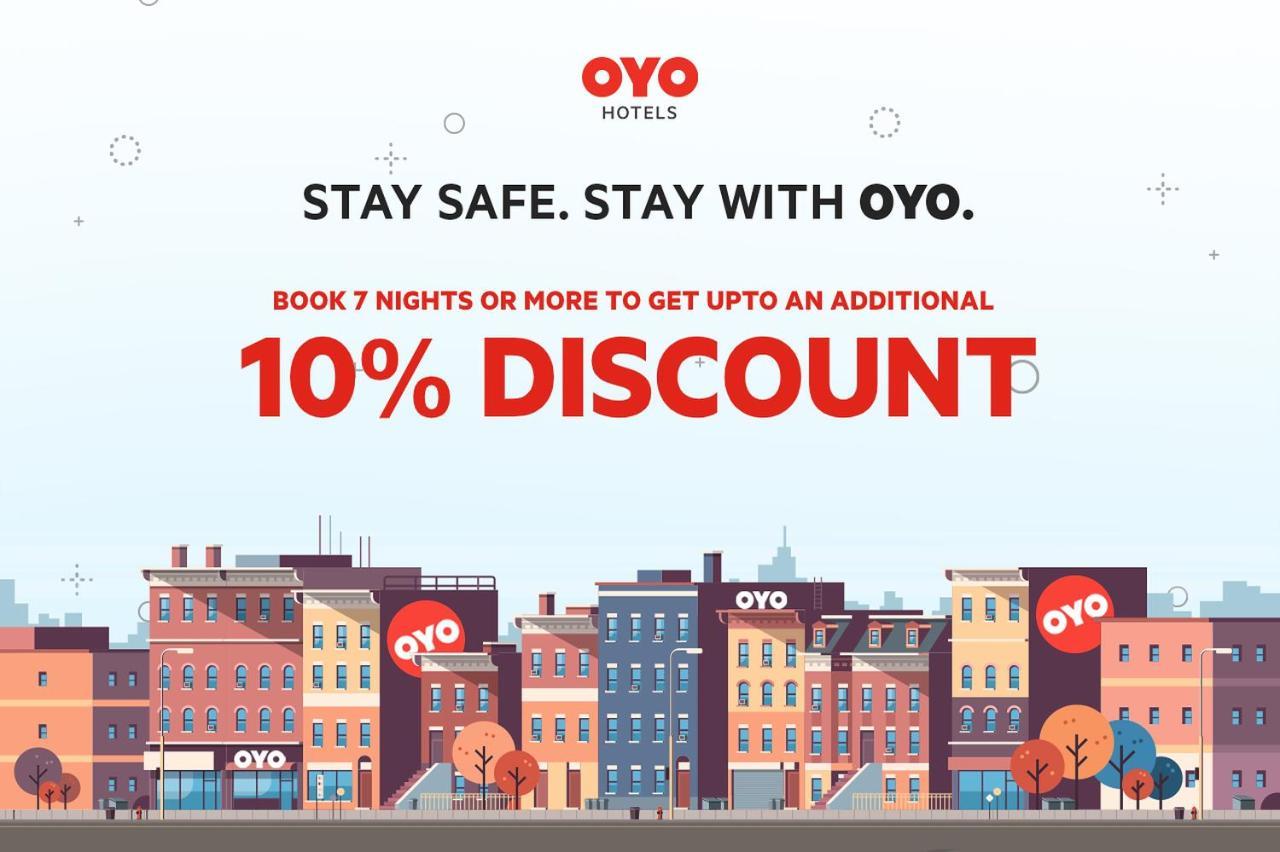 Oyo Hotel Burlington South Exteriör bild